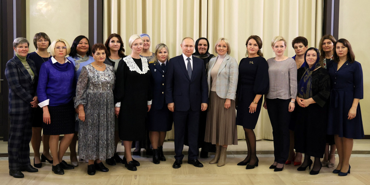 Władimir Putin spotkał się z "kieszonkowymi matkami" rezerwistów.