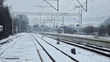 Roztrzęsiona turystka szła po torach. "Nie chcę już być z nim w Zakopanem"