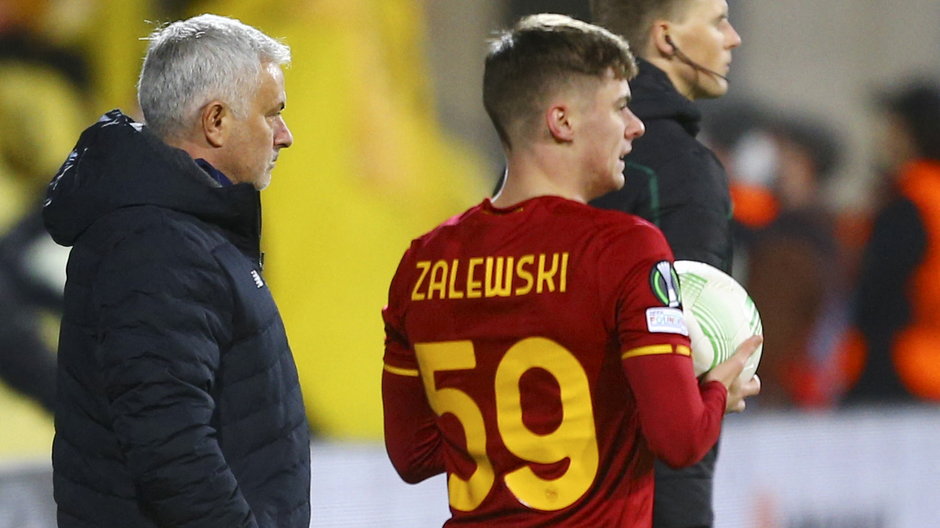 Zalewski oczkiem w głowie Mourinho