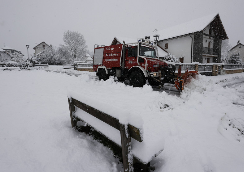 Zasypana miejscowość Roncesvalles na północy kraju