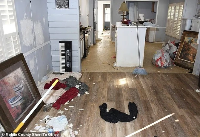 Kad su službe ušle u prostor u kom je napuštena tinejdžerka živela nisu mogli da dođu sebi od šoka