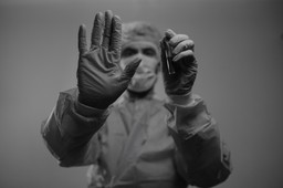 Zakażenie koronawirusem. Po ilu dniach widoczne są pierwsze objawy?