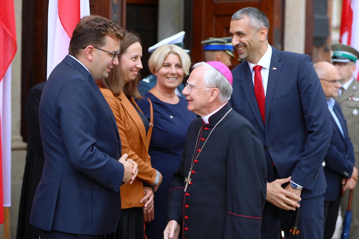 Małopolska uchwała anty-LGBT. Czy region straci pieniądze z UE? - Społeczeństwo - Vimarsana News