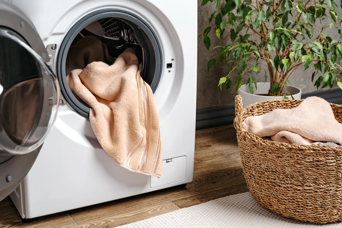 Visokokvalitetni deterdžent uklanja mrlje u manjim količinama