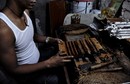 CUBA - CIGARS - CLANDESTINE - MAKER