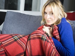 Przenoszą się tymi samymi drogami, mogą mieć podobne objawy: COVID-19 i grypa