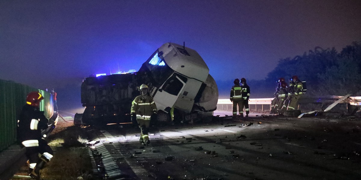 Na A4 zderzyły się dwie ciężarówki.