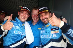 Chevrolet pędzi po podwójne mistrzostwo!