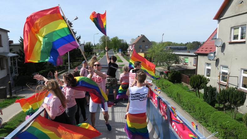 Ostrów Wielkopolski: aktywiści LGBT zaatakowani na rynku
