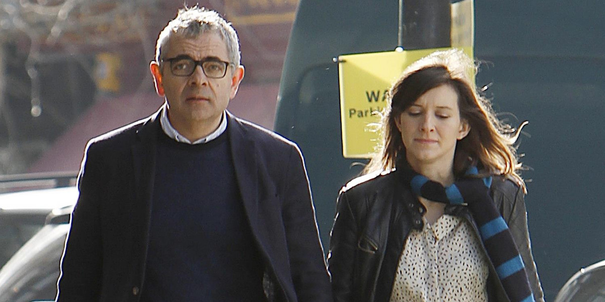 Rowan Atkinson i Louise Ford