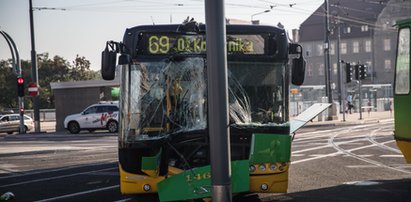 Autobus znowu uderzył w słup. Feralne rondo