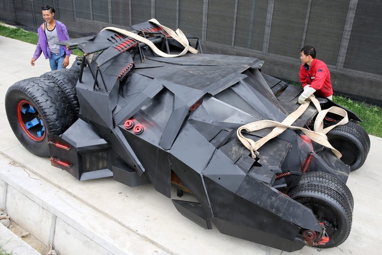 Chińczyk, Li Weilei zbudował batmobil