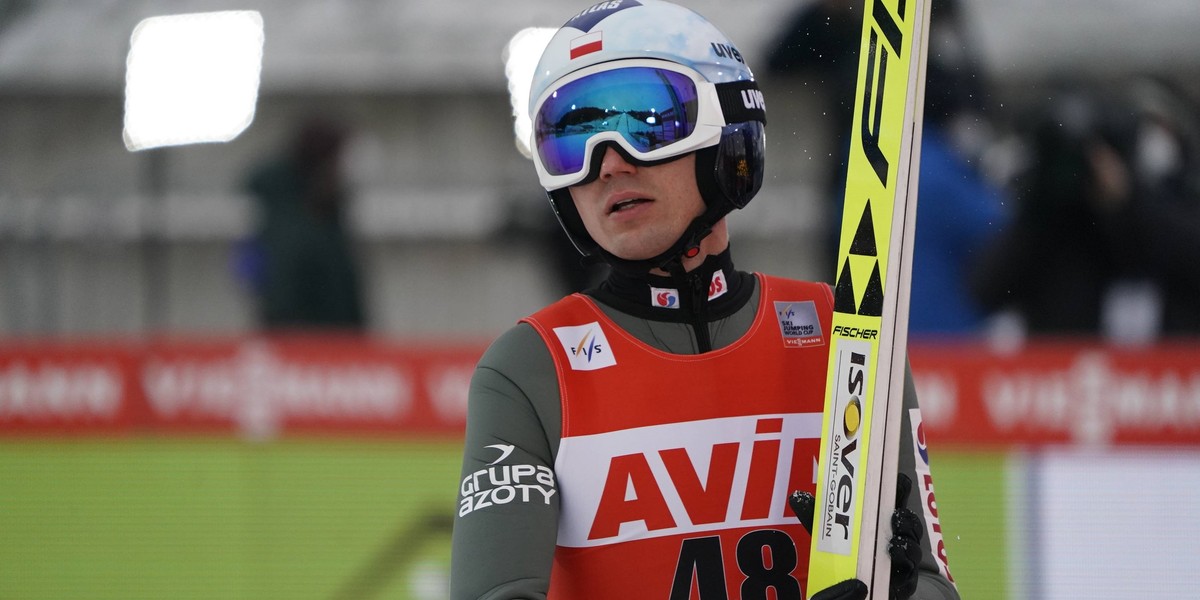 Kamil Stoch zamieścił ważny przekaz na swoich nartach.