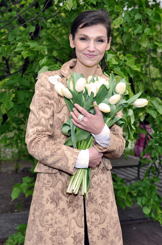 Olga Bończyk podczas półfinału 7. edycji Festiwalu Zaczarowanej Piosenki