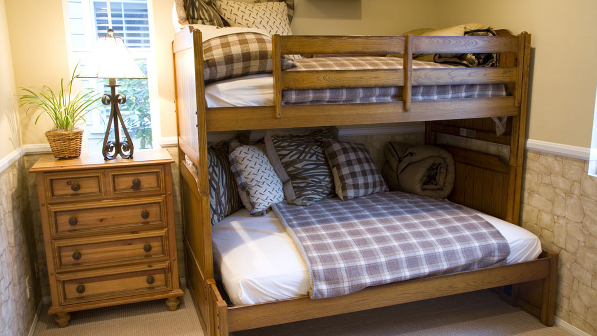 Łóżka piętrowe – dobre rozwiązanie dla niewielkich wnętrz
