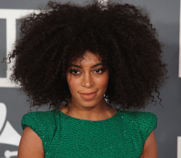 Solange nie przyjedzie, ale zapowiada nowy album na pociechę