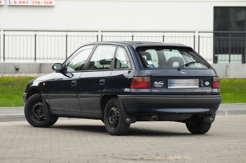 Pierwsza gwiazda z Gliwic - Opel Astra Classic 1.6 16V