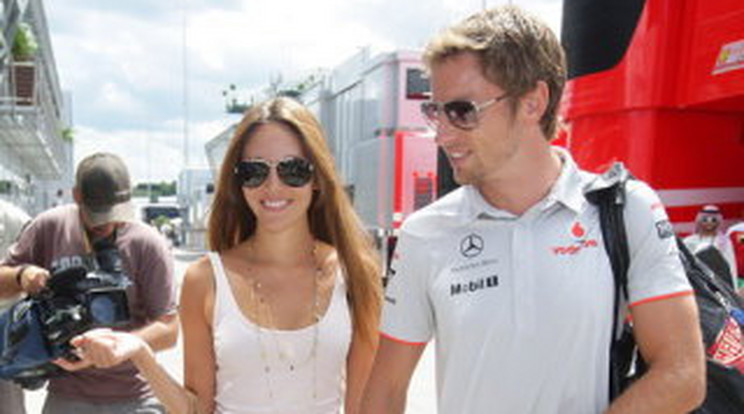 Szerelmével érkezett Button a Hungaroringre
