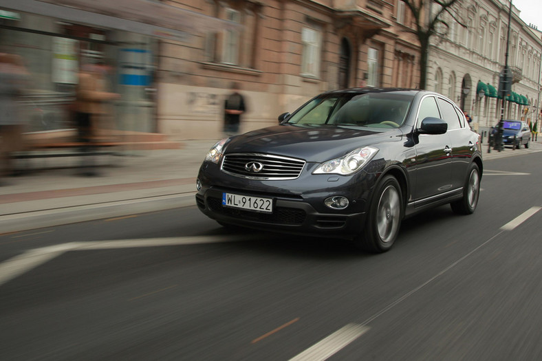 Infiniti EX 30D: SUV z dieslem pod maską