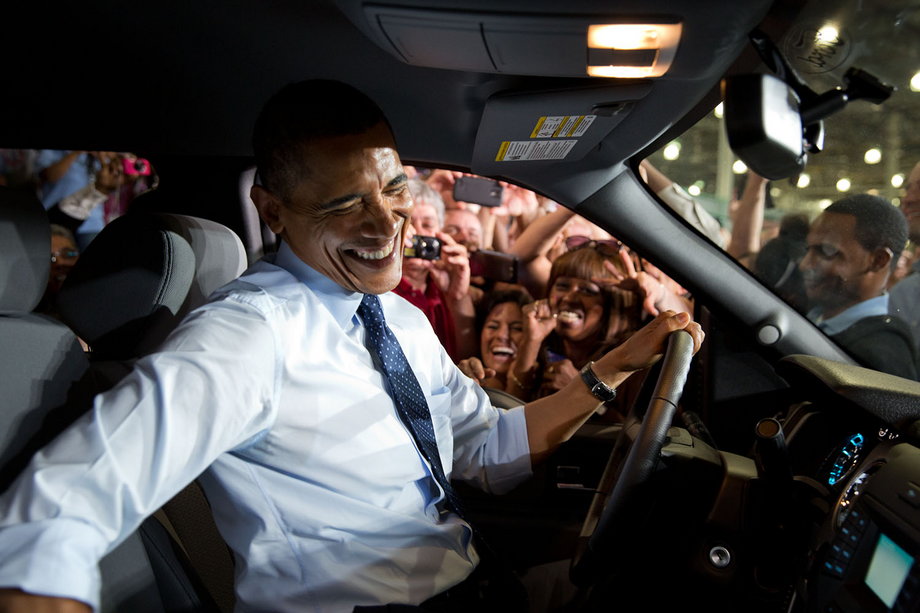 Obama witany przez tłumy fanów w Kansas w 2013 r. 
