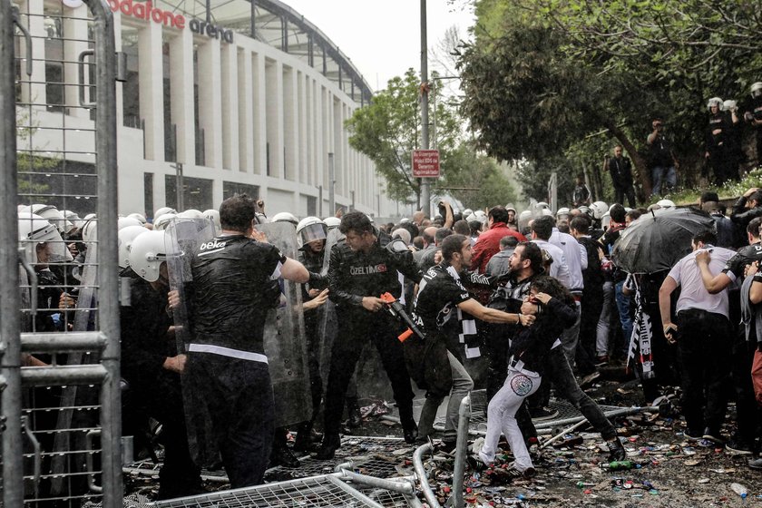 Besiktas ma nowy stadion. Doszło do zamieszek przed pierwszym meczem