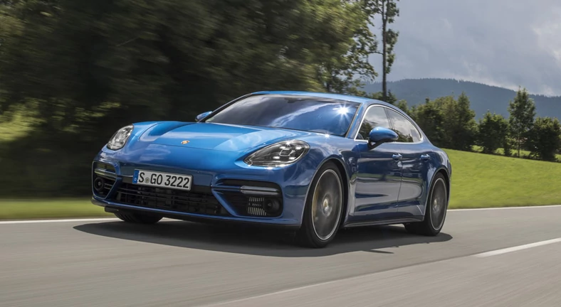 Porsche Panamera Turbo.