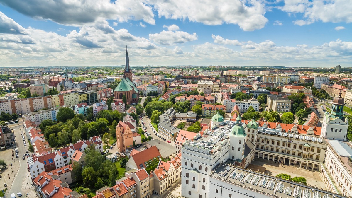 Decyzję o rezygnacji z opłaty targowej od 1 stycznia przyszłego roku podjęli we wtorek radni Szczecina. Ma to związek m.in. z sytuacją gospodarczą wywołaną epidemią. Za przyjęciem uchwały było 29 radnych, nikt nie był przeciw, nikt też nie wstrzymał się od głosu.