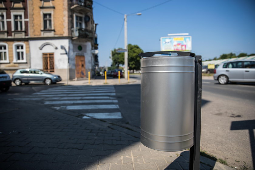 Miasto wymienia uliczne kosze na śmieci