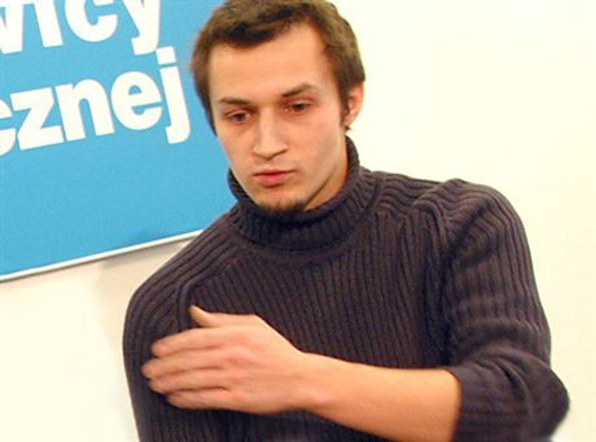 WARSZAWA, 28.11.2003Od lewej Grzegorz Pietruczuk , Paweł Kołodziejski  i  Piotr Guział z Federacji Młodych Demokratów podczas konferencji prasowej, 28 bm. kpPAPTomasz Gzell