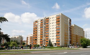 Wielka płyta schodzi na pniu. Do technologii wracają deweloperzy