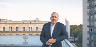 Schetyna: PiS buduje państwo jednoosobowe. Dla nadprezydenta i nadpremiera Kaczyńskiego [WYWIAD]