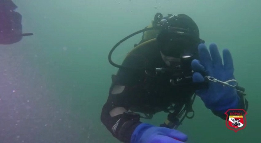 Čačani na veliki praznik zaronili u Zaovinsko jezero