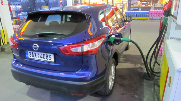 Ile kosztuje litr benzyny, diesla i gazu LPG? Zobacz NOWE DANE