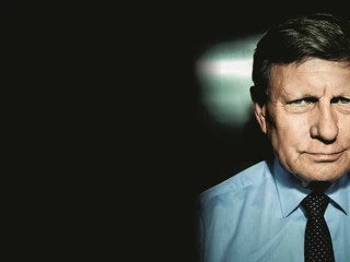 Leszek Balcerowicz. Profesor SGH. Przewodniczący Rady FOR. Wicepremier i minister finansów            w trzech rządach, były prezes NBP. Były mistrz Polski juniorów  w biegach przełajowych. *Opis zamieszczony na profilu twitterowym