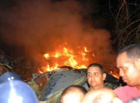 Na pokładzie znajdowało się 68 osób, w tym 61 pasażerów i siedmioosobowa załoga