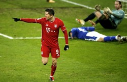 Lewandowski strzelił 23. gola i ustanowił kolejne dwa rekordy. Bayern ucieka rywalom