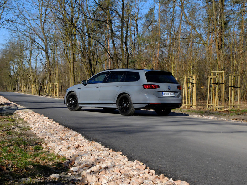 Volkswagen Passat R-Line Edition 2.0 TDI/240 KM