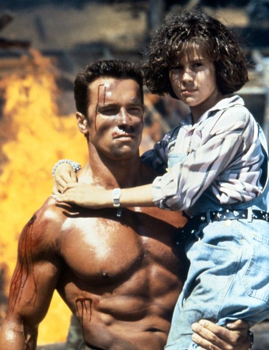 Alyssa Milano i Arnold Schwarzenegger (1985)