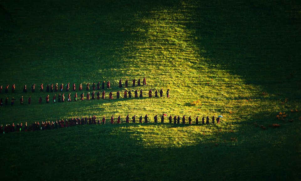 Biran Zhao - Zwycięzca w kategorii "Moment w Świetle - pojedyncze zdjęcie" 