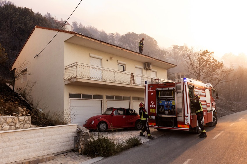 Wildfires in Croatia's Dalmatia region force thousands to evacuate