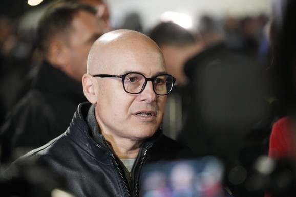 "Podrška njima je investicija u uspešniju Srbiju": Vučević razgovarao sa polaznicima političke akademije mladih