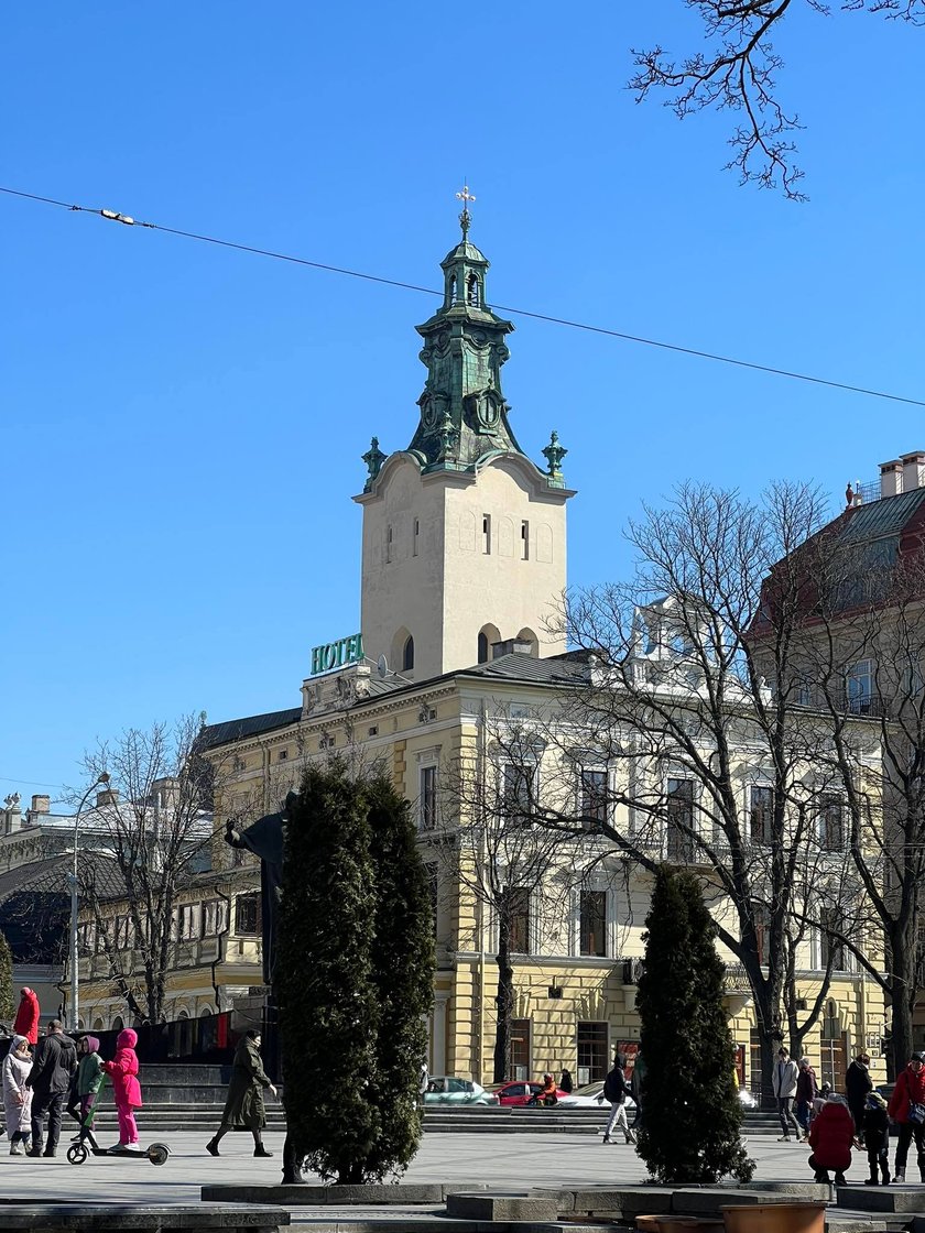 Ludzie żyją w ciągłym strachu przed bombardowaniem. 