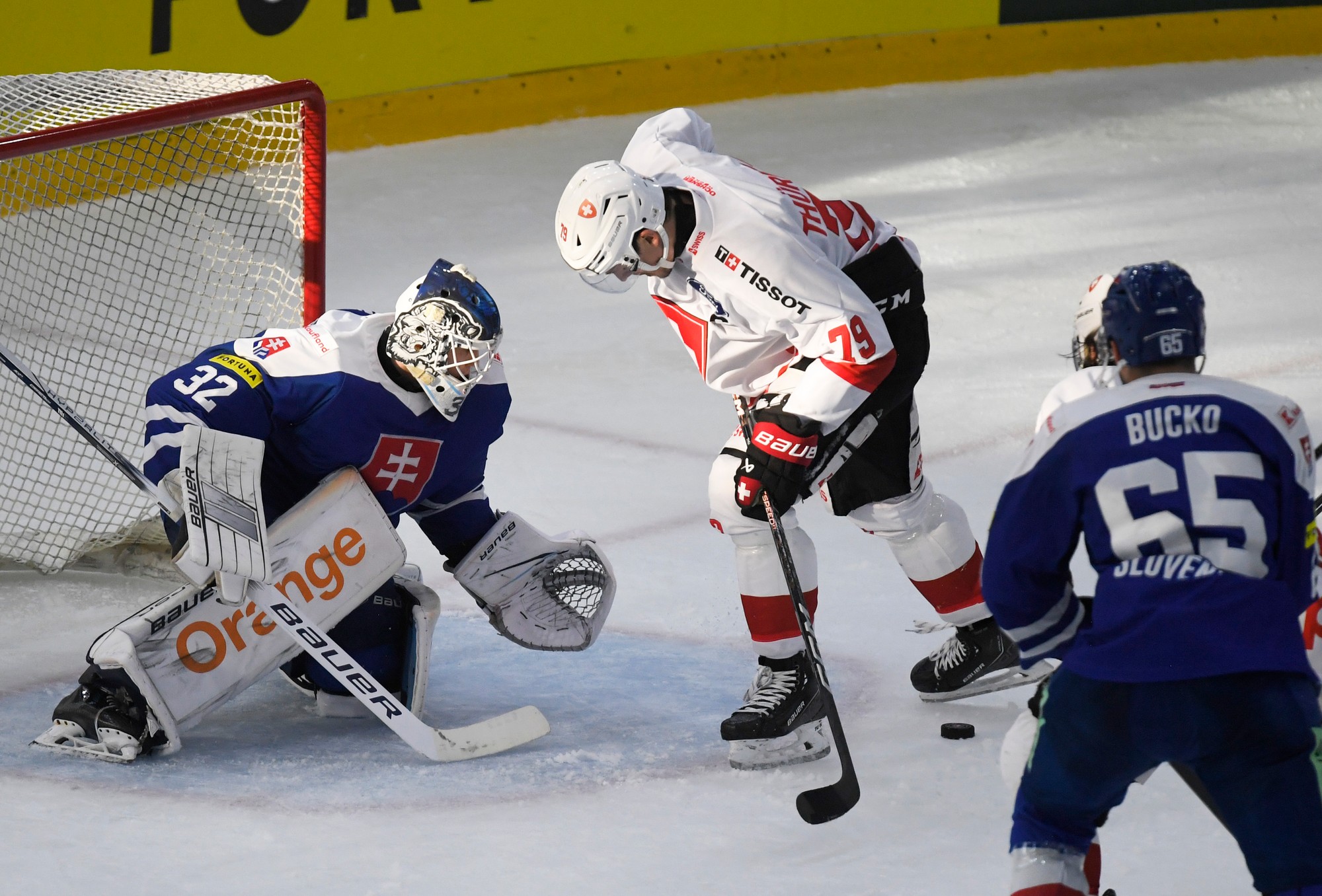 Brankár Dávid Hrenák (Slovensko),  Calvin Thürkauf (Švajčiarsko) a Martin Bučko (Slovensko).