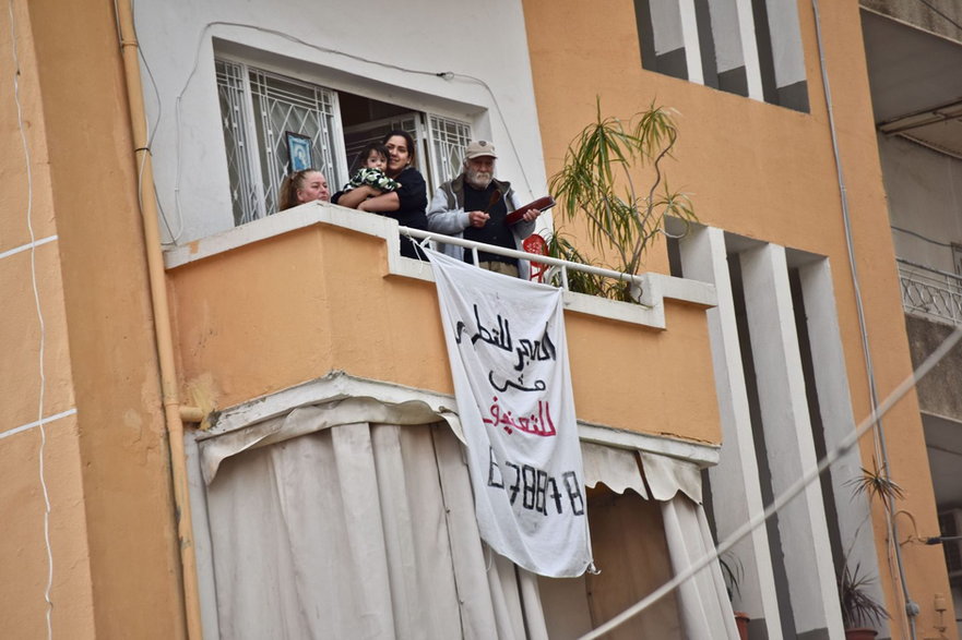 Akcja z inicjatywy organizacji Abaad, „Lock down, not lock up”, 16 kwietnia 2020, Beirut; zdjęcie: Diaa Molaeb / Abaad