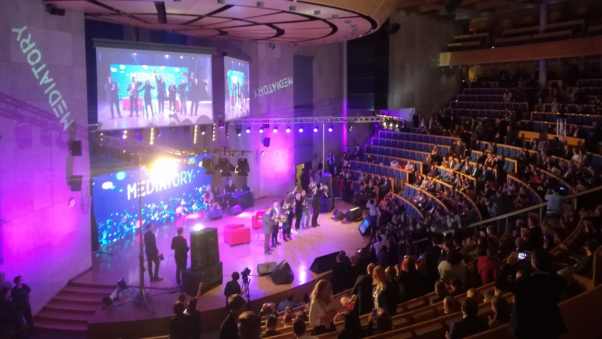 Studenci dziennikarstwa z 22 polskich uczelni wręczyli statuetki dziennikarzom, których działalność w tym roku akademickim uznali za wartą naśladowania. W krakowskim Auditorium Maximum już po raz jedenasty spotkali się ludzie mediów z całej Polski.