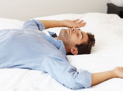 Naukowcy zdradzają konkretny PRZEPIS na DRZEMKĘ idealną. Tylko wtedy działa!