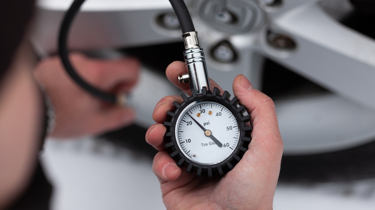Prečo je tlak v pneumatikách v zime taký dôležitý: Čo hovoria odborníci. 