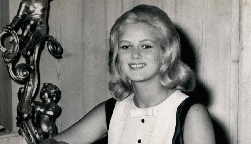 Beba Lončar u mladosti