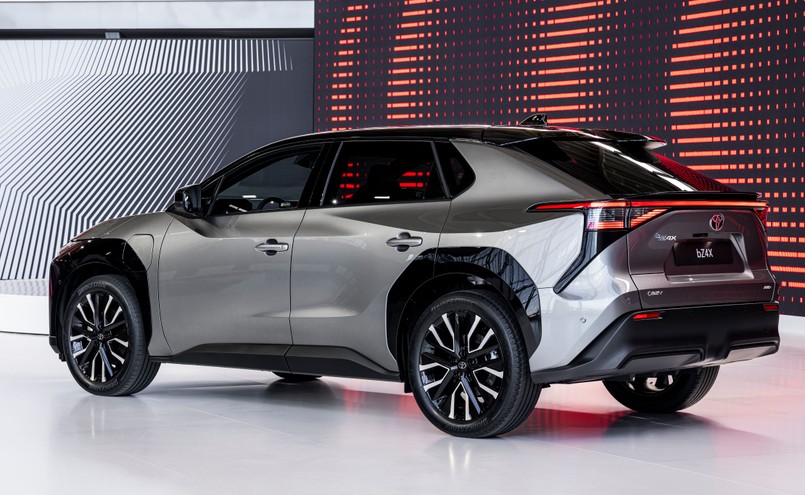 Nowa Toyota bZ4X AWD
