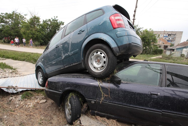 Zniszczone samochody